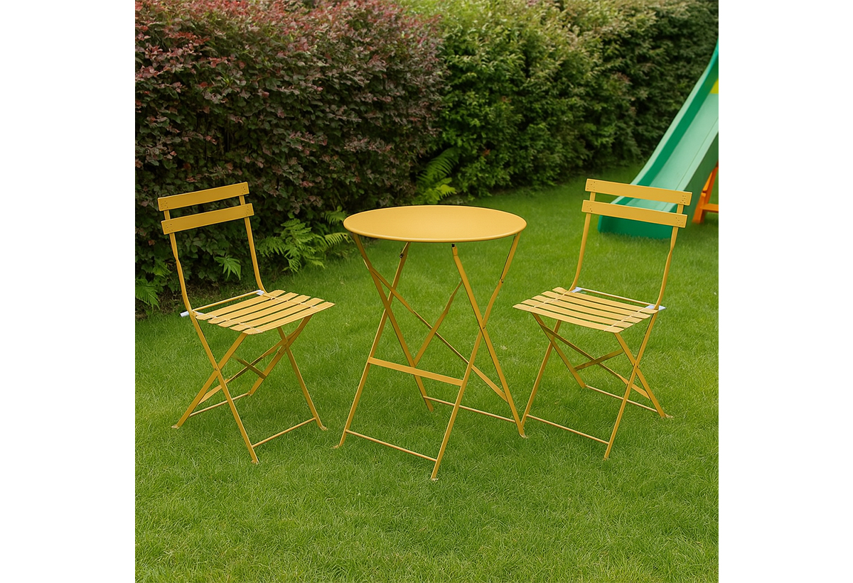 Απεικονίζεται το σετ κήπου Homefit Porto σε έναν κήπο